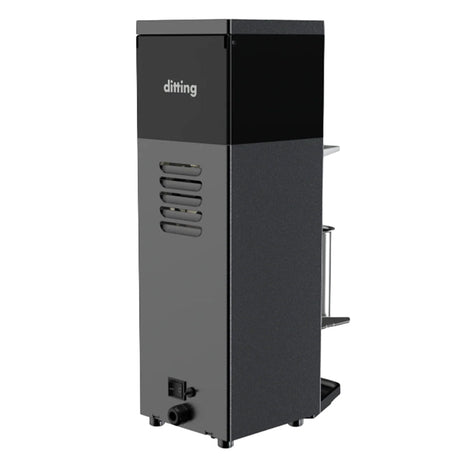 Black vertical smoker with 'ditting' branding on a white background